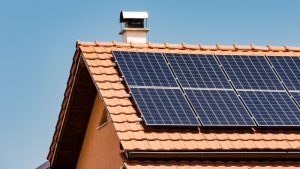 Maximizing Efficiency: The Importance of Regular Solar Panel Cleaning