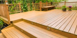 Softwashing vs. Pressure Washing: Which is Best for Deck Cleaning?